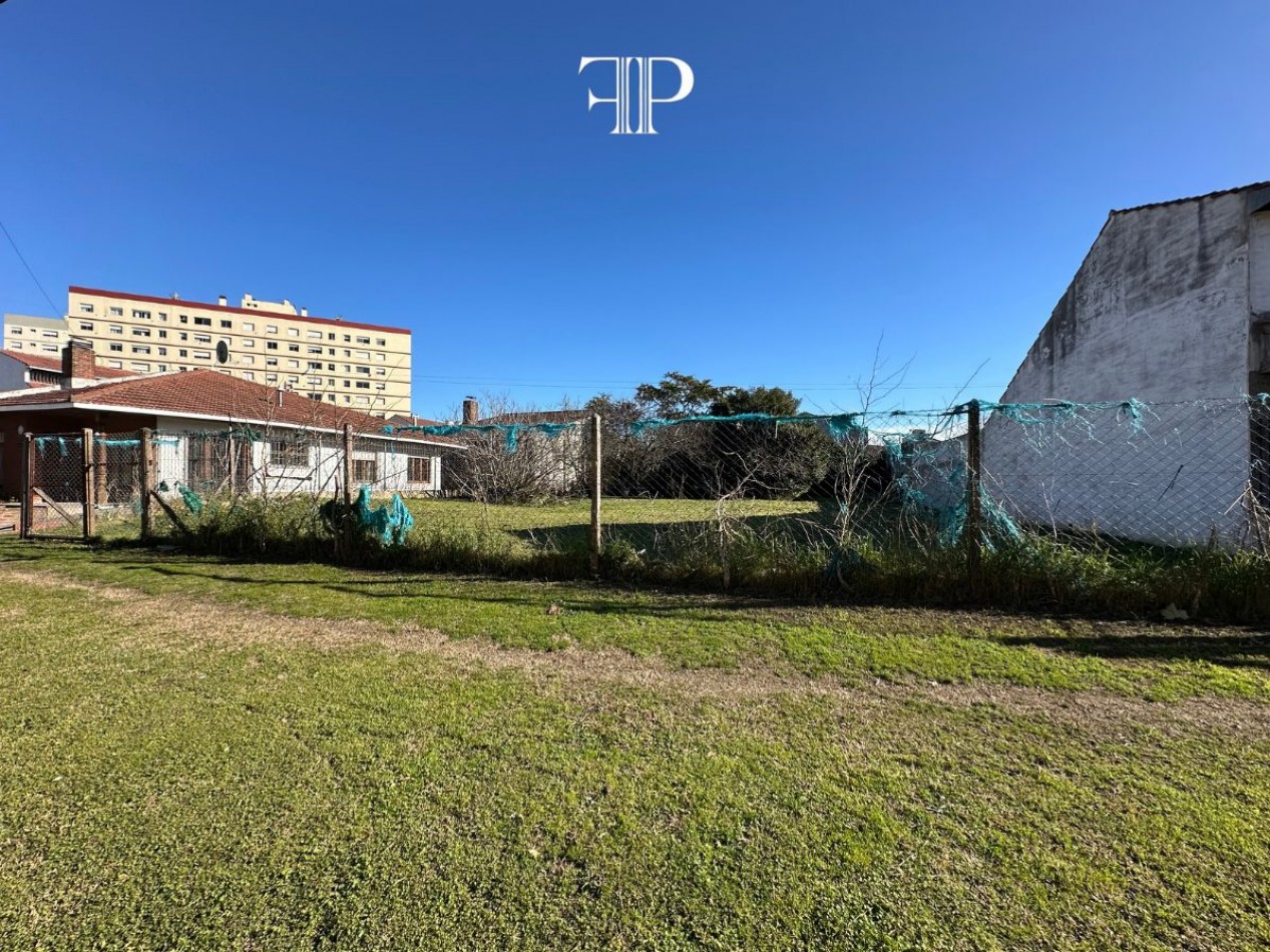 Terrenos en Venta en Mariano Acosta entre Alberti y Gascon