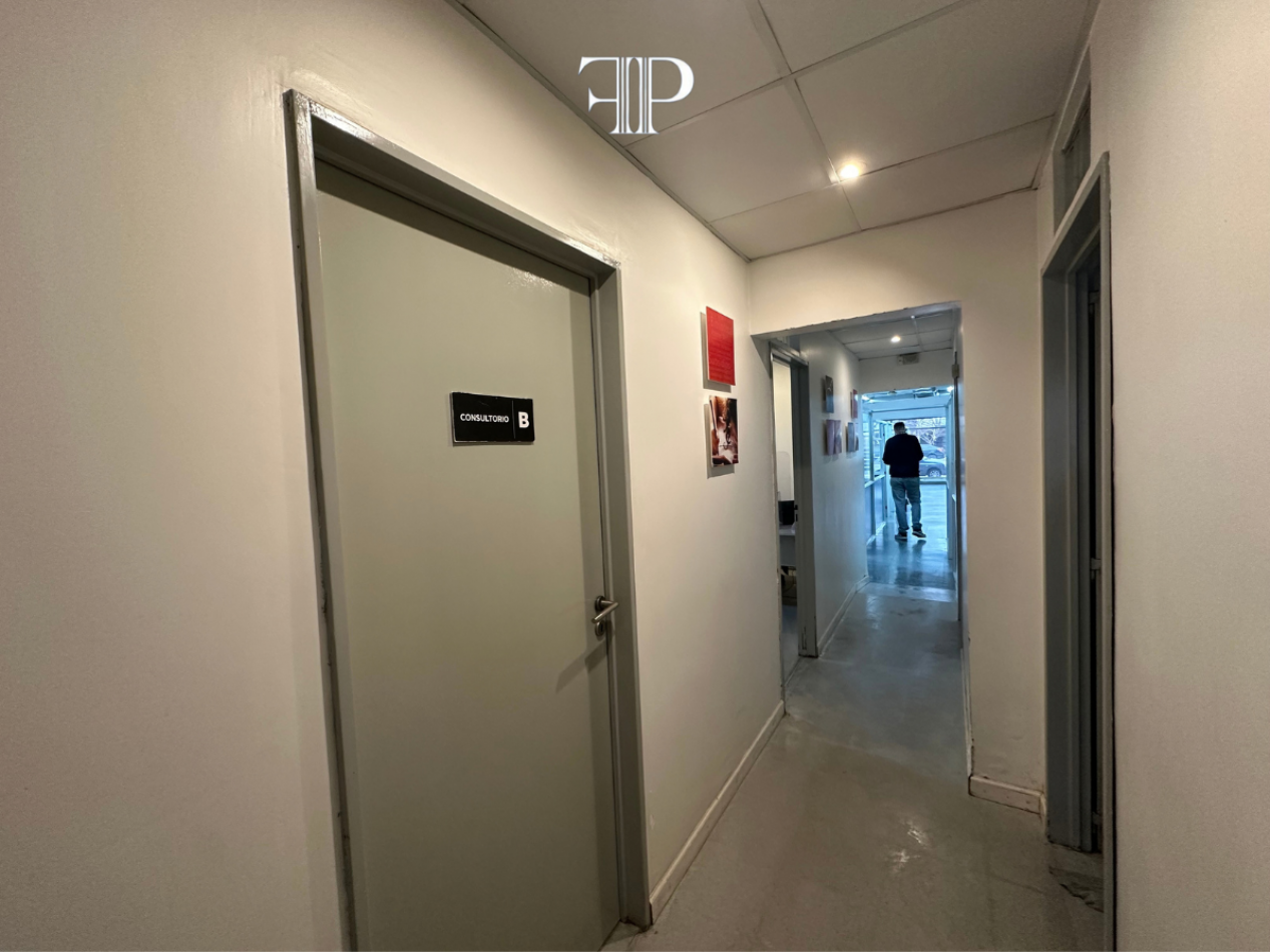 Venta Local Comercial + Departamento Tres Ambientes en Zona Macrocentro