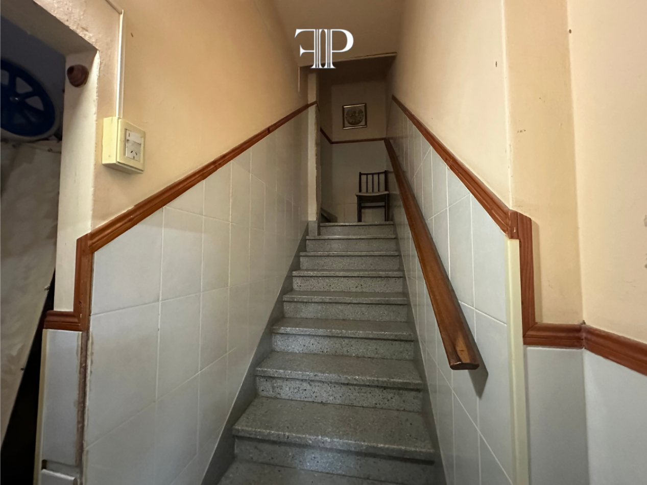 Venta Local Comercial + Departamento Tres Ambientes en Zona Macrocentro