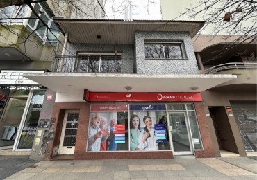 Venta Local Comercial + Departamento Tres Ambientes en Zona Macrocentro